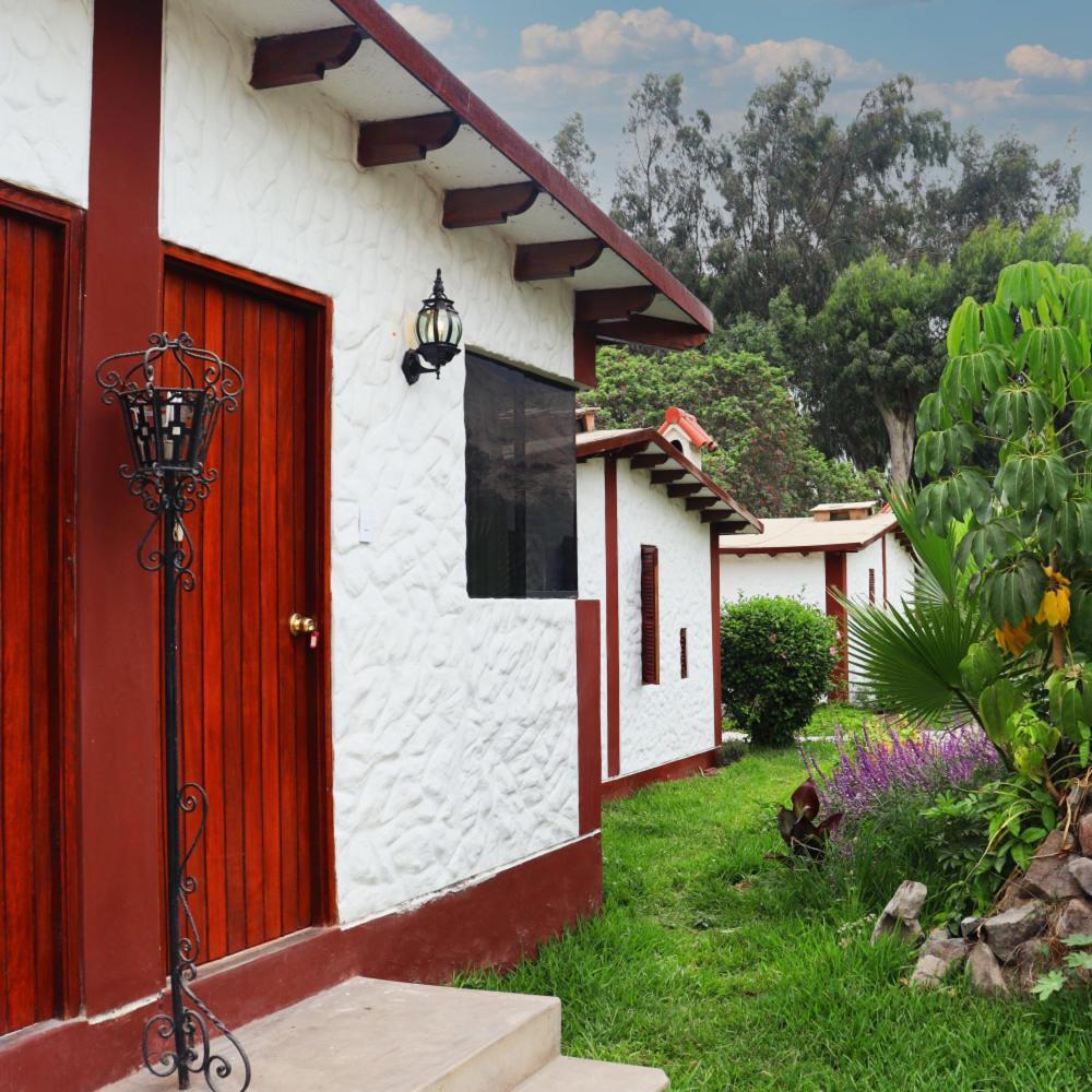 Los Andes - Restaurant & Bungalows เซียเนกียา ภายนอก รูปภาพ