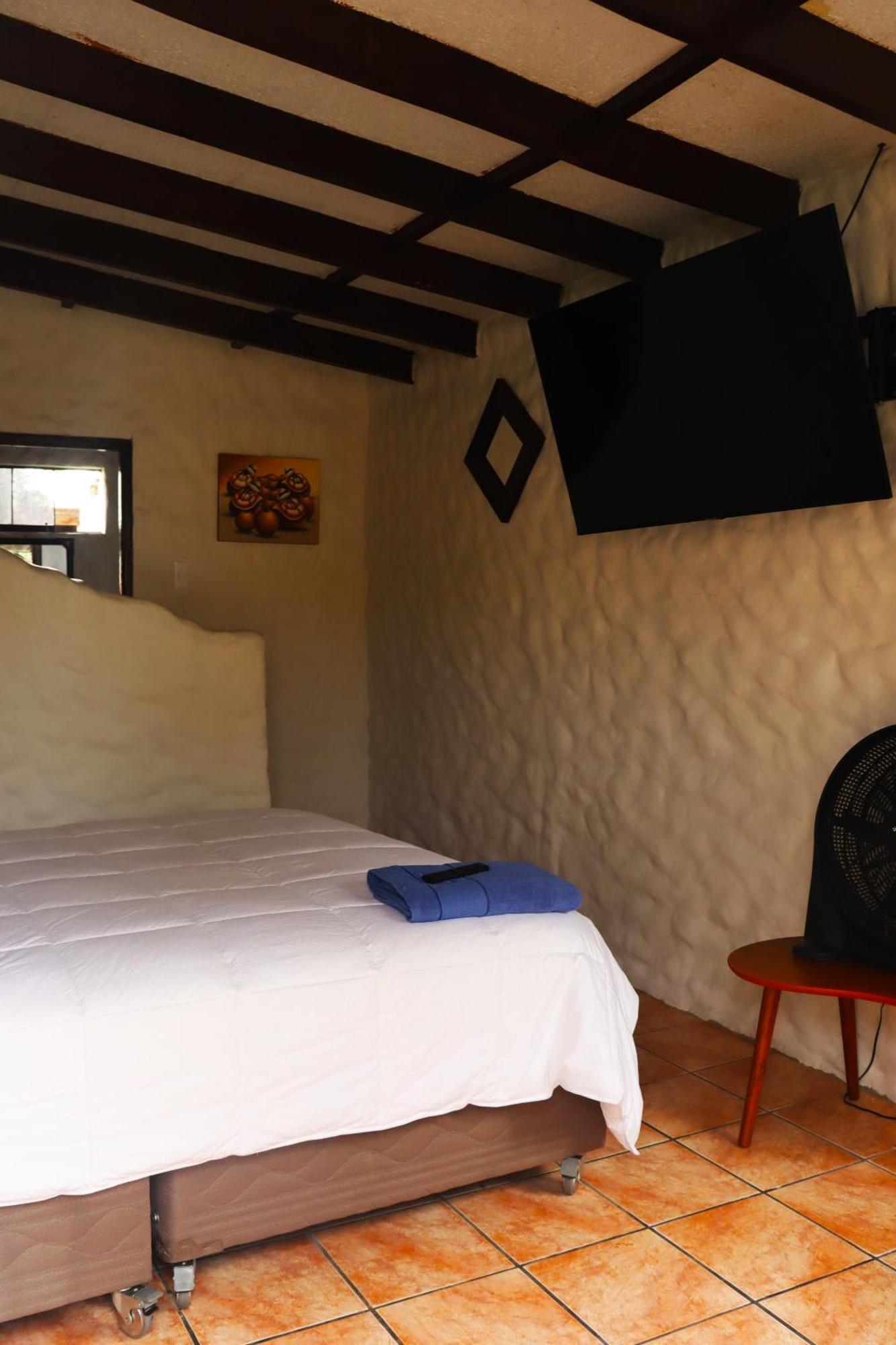 Los Andes - Restaurant & Bungalows เซียเนกียา ภายนอก รูปภาพ
