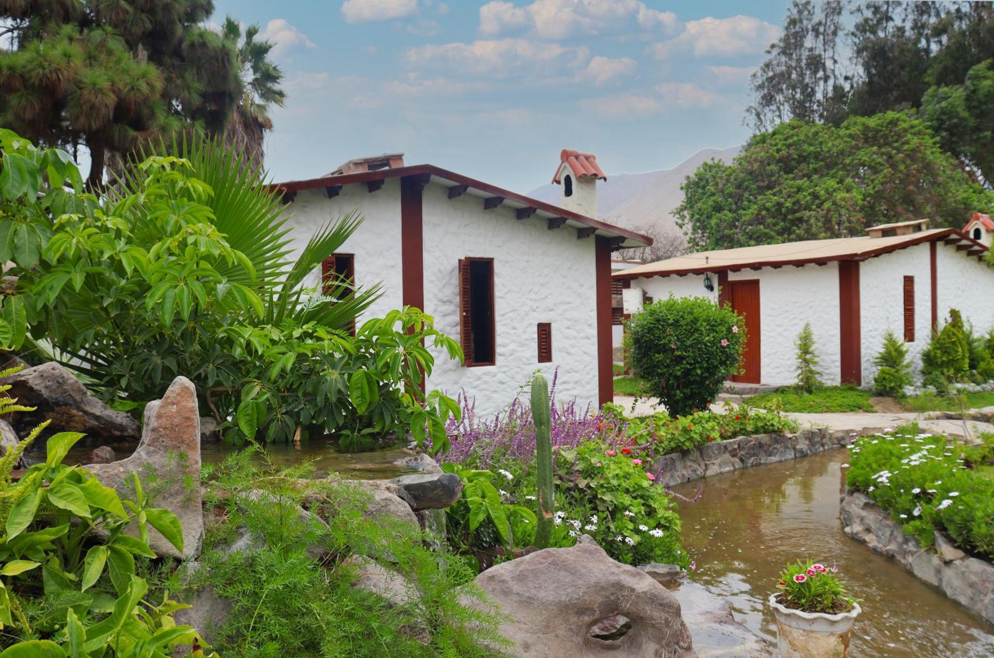 Los Andes - Restaurant & Bungalows เซียเนกียา ภายนอก รูปภาพ
