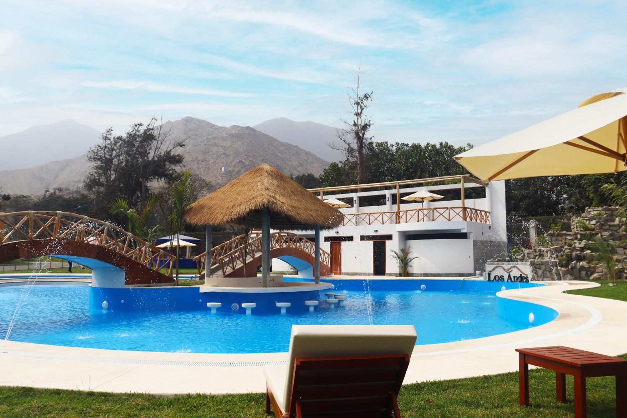 Los Andes - Restaurant & Bungalows เซียเนกียา ภายนอก รูปภาพ