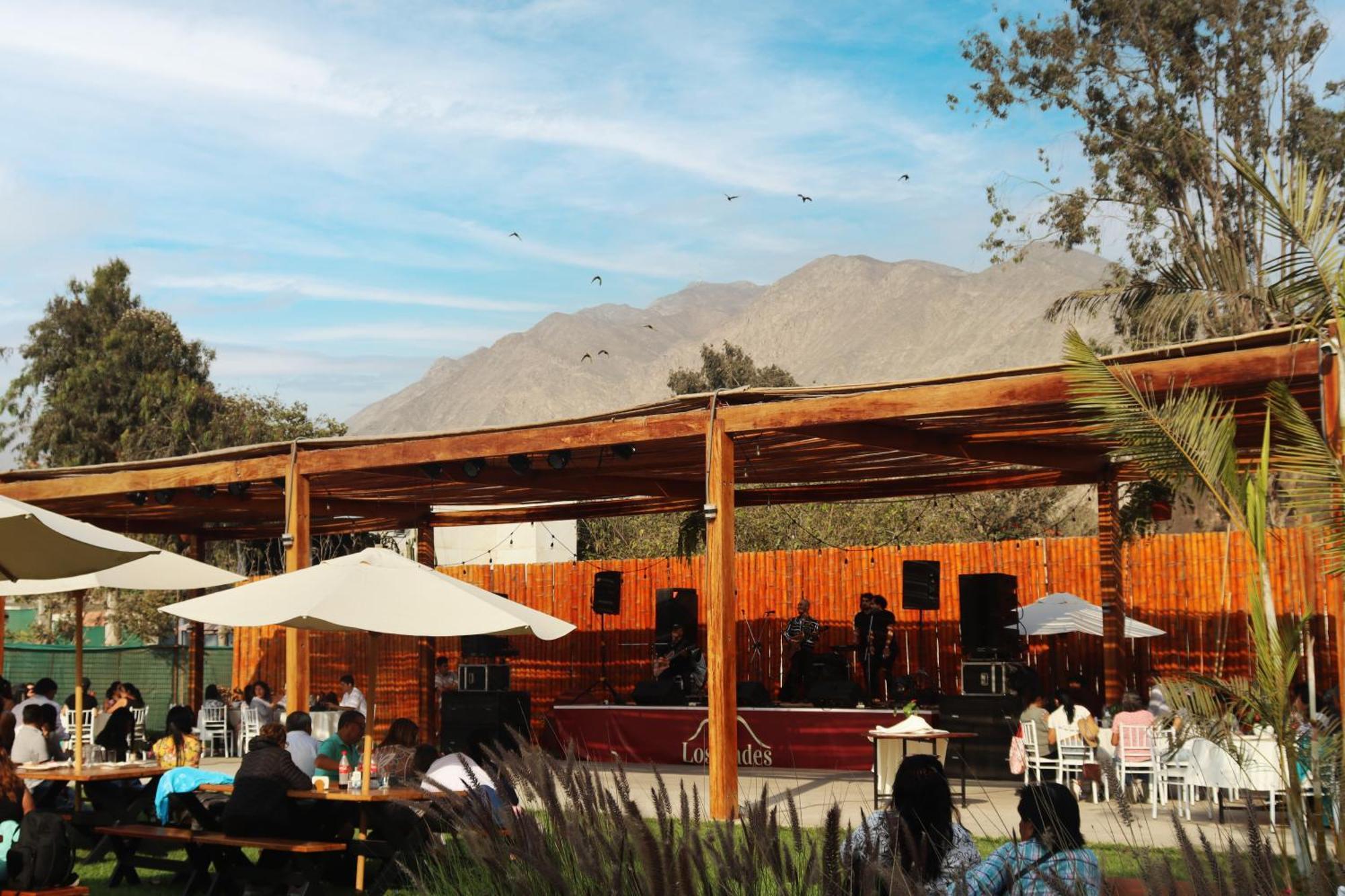 Los Andes - Restaurant & Bungalows เซียเนกียา ภายนอก รูปภาพ