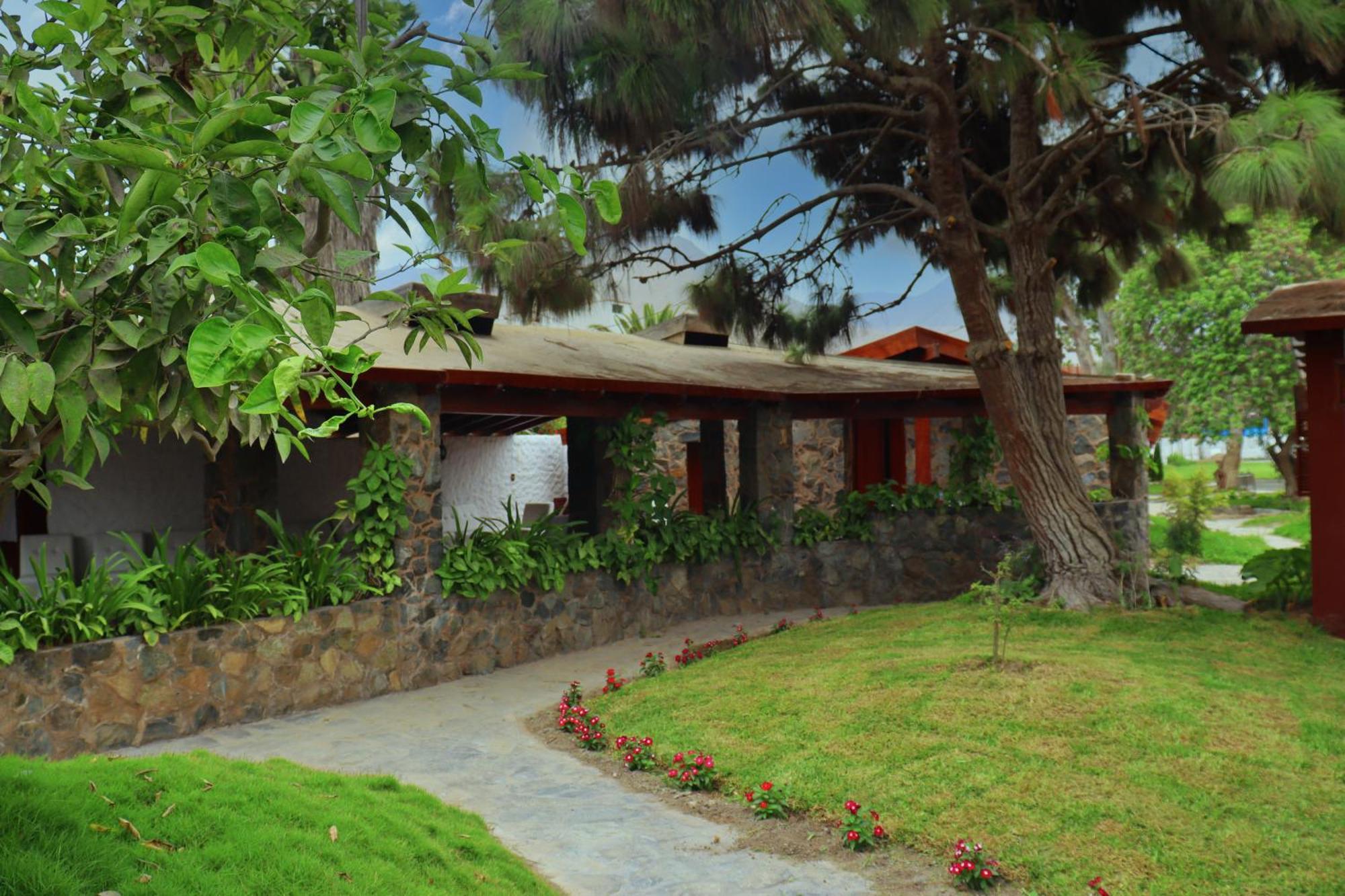 Los Andes - Restaurant & Bungalows เซียเนกียา ภายนอก รูปภาพ
