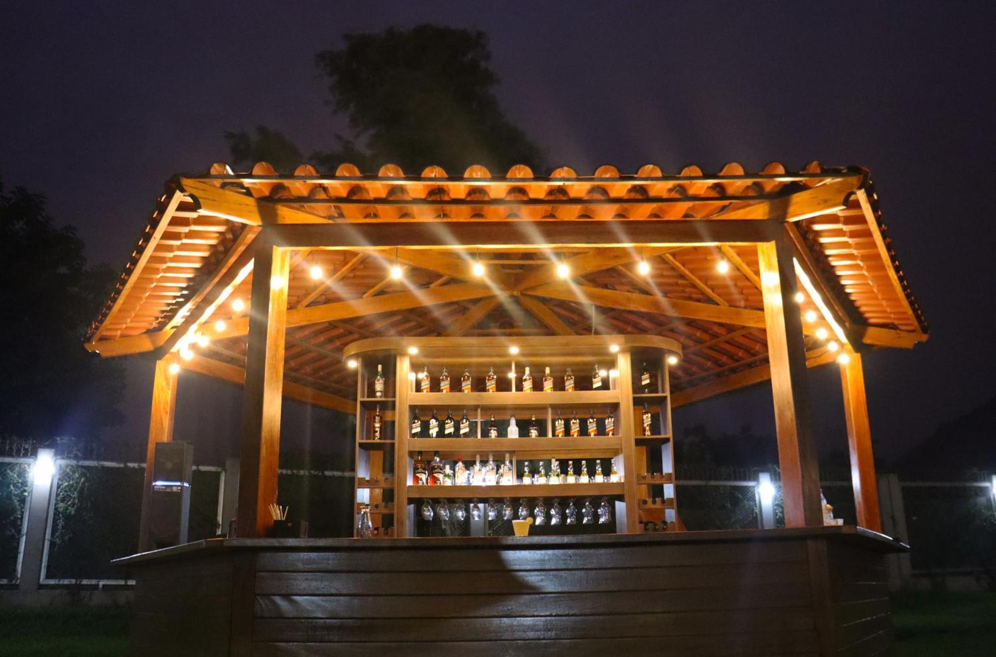 Los Andes - Restaurant & Bungalows เซียเนกียา ภายนอก รูปภาพ